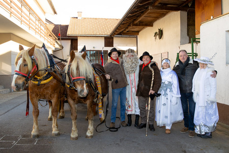 praznični sejem in prihod dedka mraza (65)